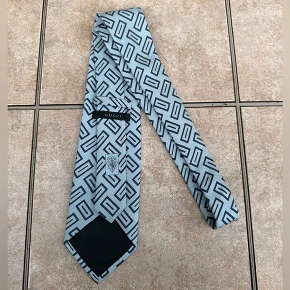Gucci Silk Stylish Geometric Patterned Tie - Picture 5 of 10